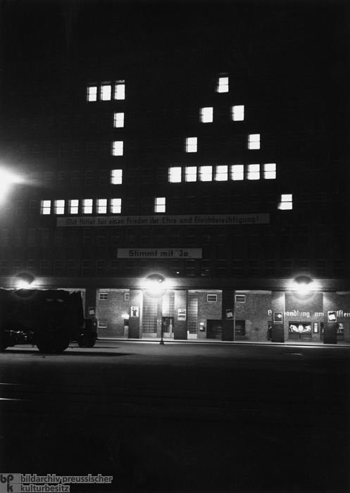 Volksabstimmung zum Anschluss Österreichs an das Deutsche Reich: Nächtliche Werbung für Ja-Stimmen in Hamburg (1. April 1938)